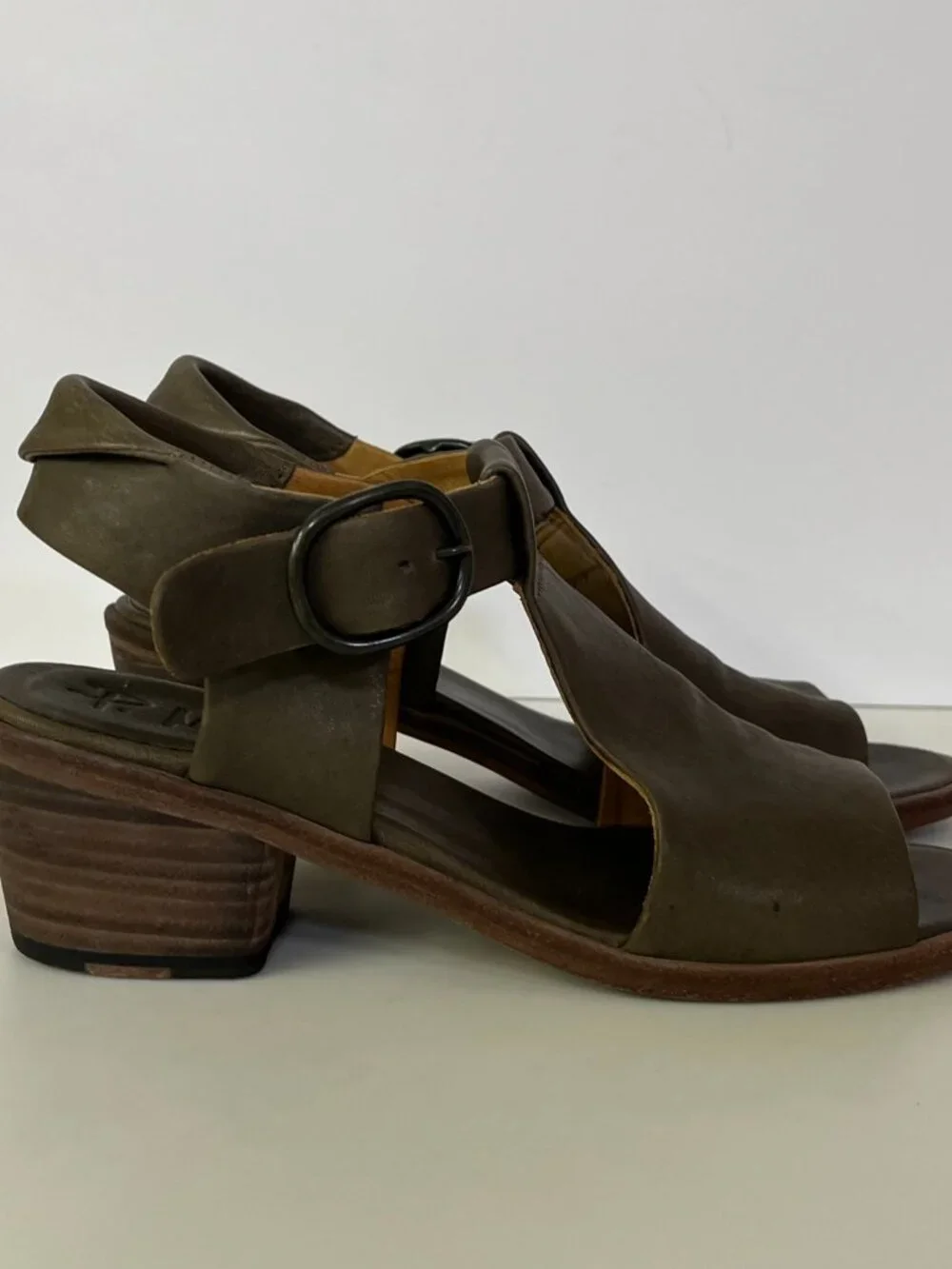 P. Monjo P748 Sandals Open Toed Leather Grey Green Wide T Strap Block Heel W37.5